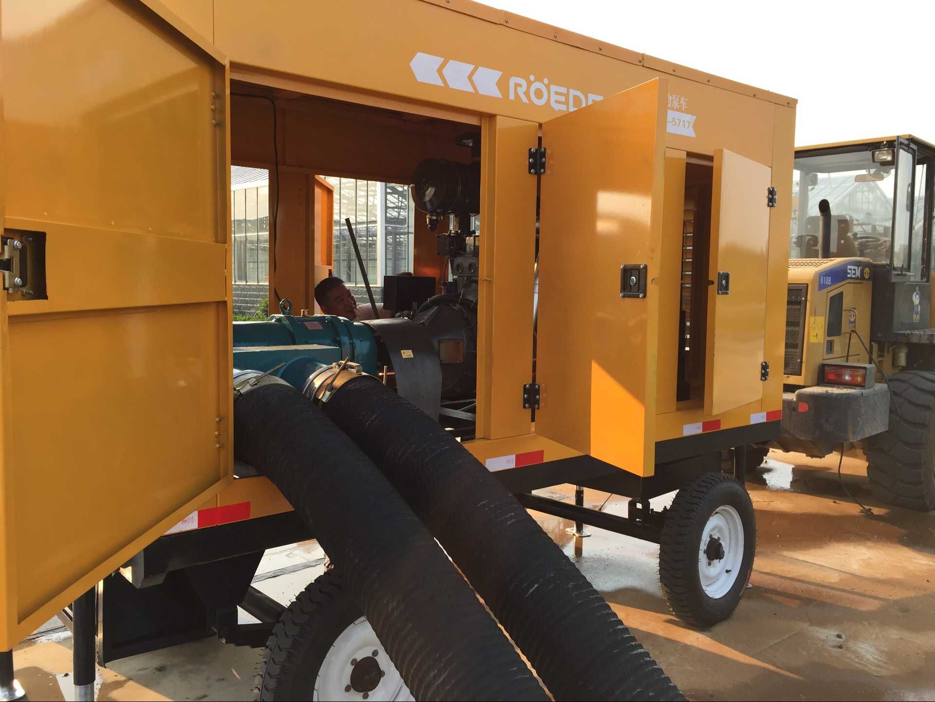 羅德移動泵站實地應(yīng)用實拍圖2016061501 羅德移動泵站實地應(yīng)用實拍圖2016061501