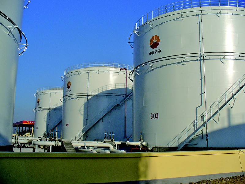 國際油價的低迷使中國的原油儲備大幅增加，如何進行原油粗放型處理是亟需解決的問題。