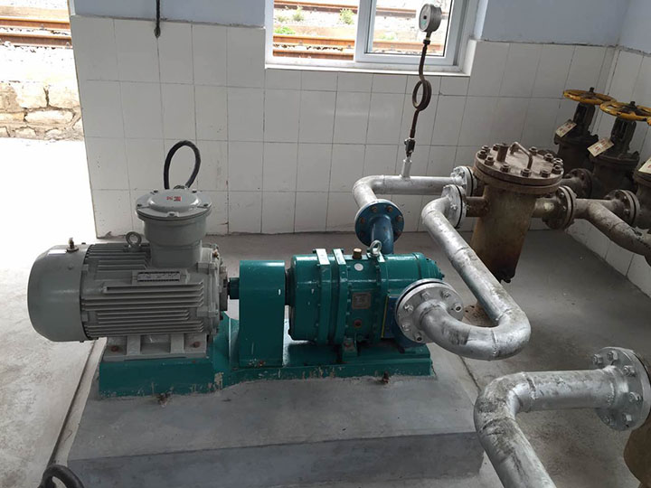 石油石化行業(yè)將羅德凸輪轉(zhuǎn)子泵應(yīng)用在汽柴油卸車工位上20160919 石油石化行業(yè)將羅德凸輪轉(zhuǎn)子泵應(yīng)用在汽柴油卸車工位上20160919